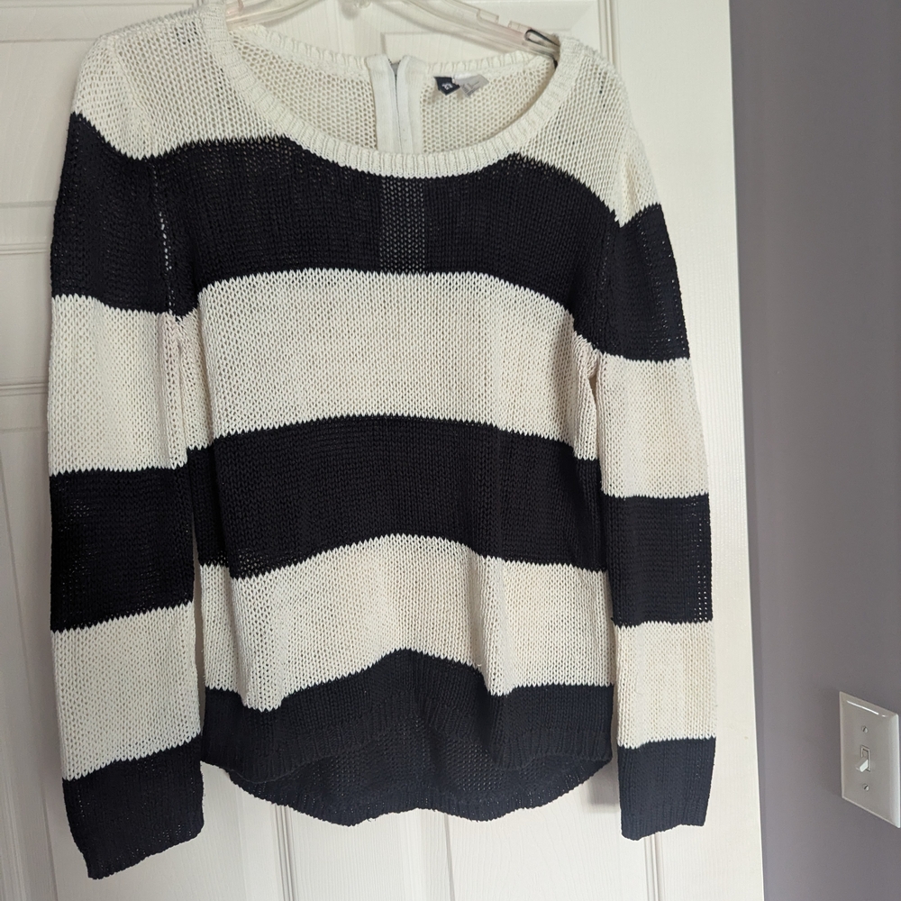 2016 Style Black and White Striped Sweater With Zipper Detail